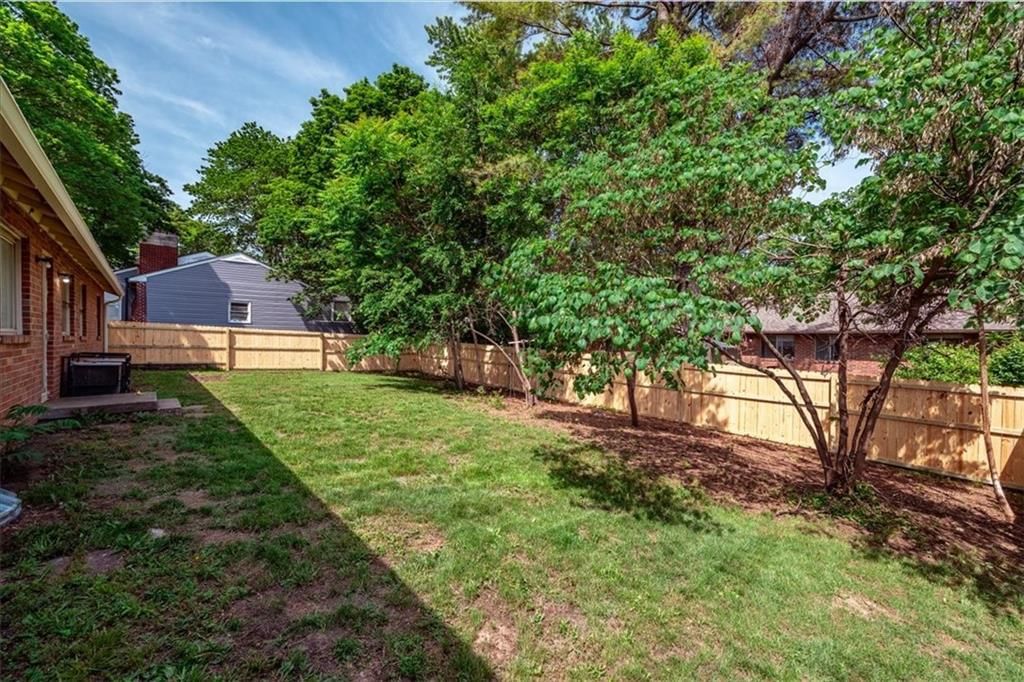 8021 Holmes Road — photo 34