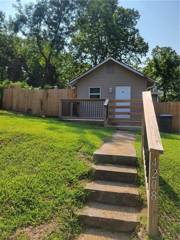 4208 Spruce Avenue — photo 3