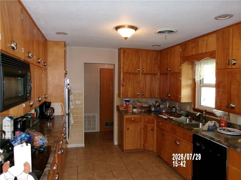 220 W Garfield Street — photo 13