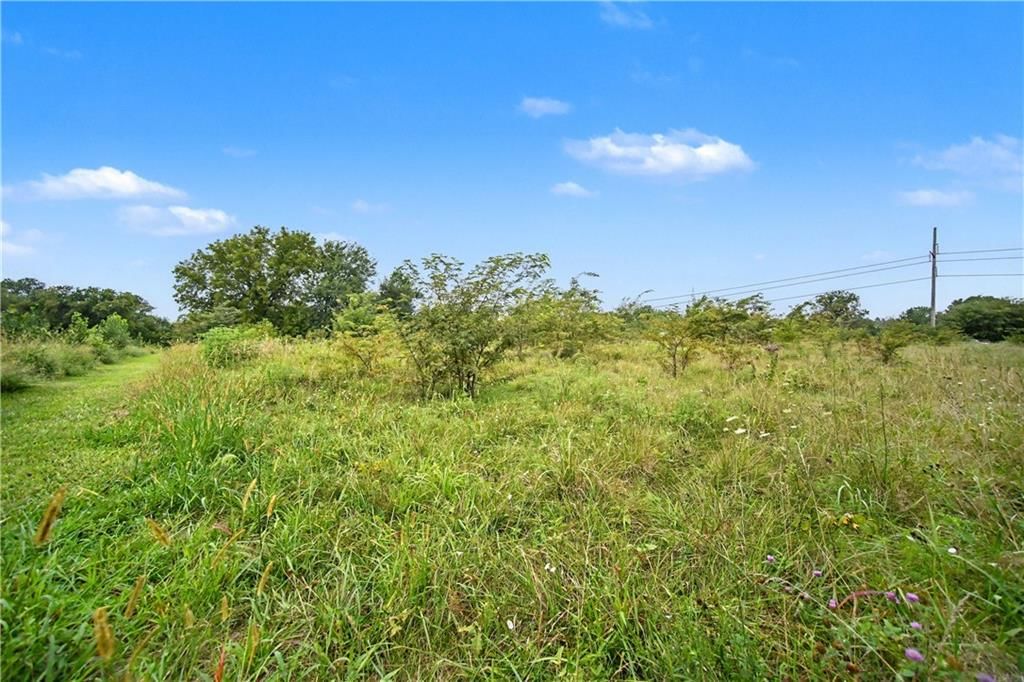 20136 Antioch Road, Bucyrus, KS: listing photo 2