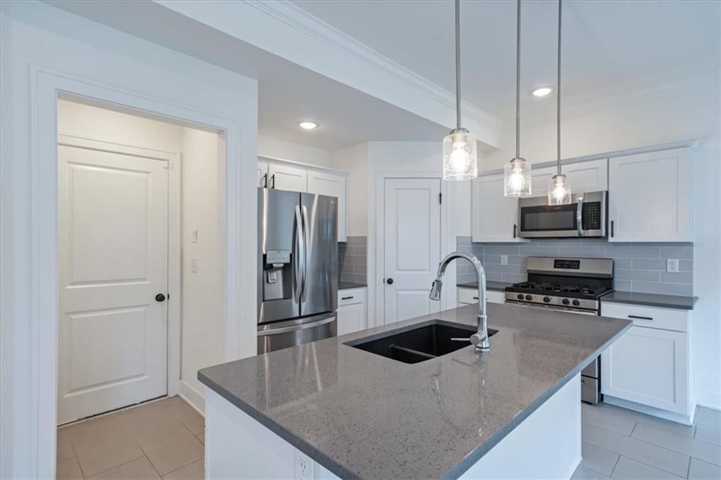 7328 Aaron Street — photo 10