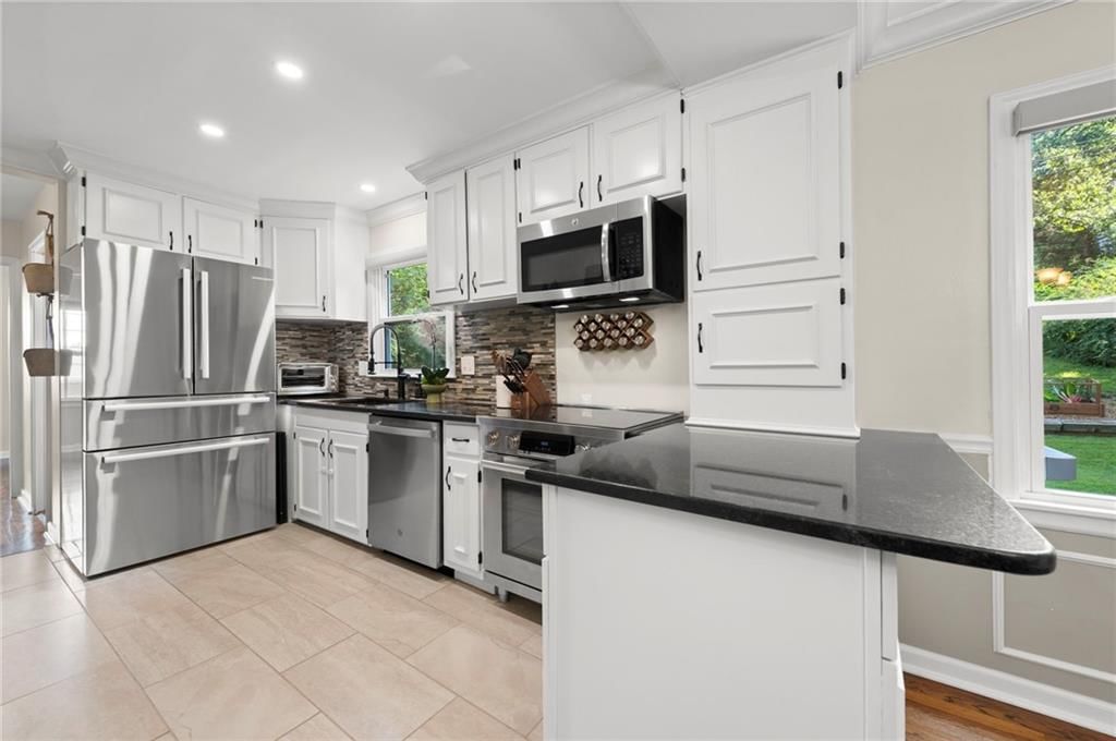 9025 Holly Street — photo 8