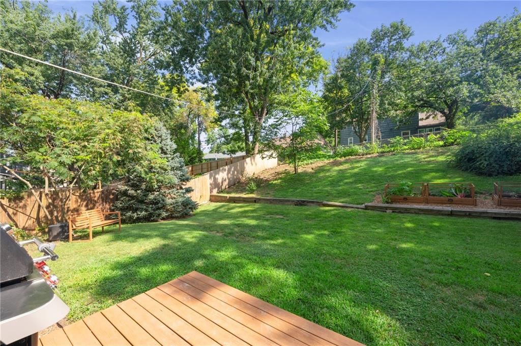9025 Holly Street — photo 33