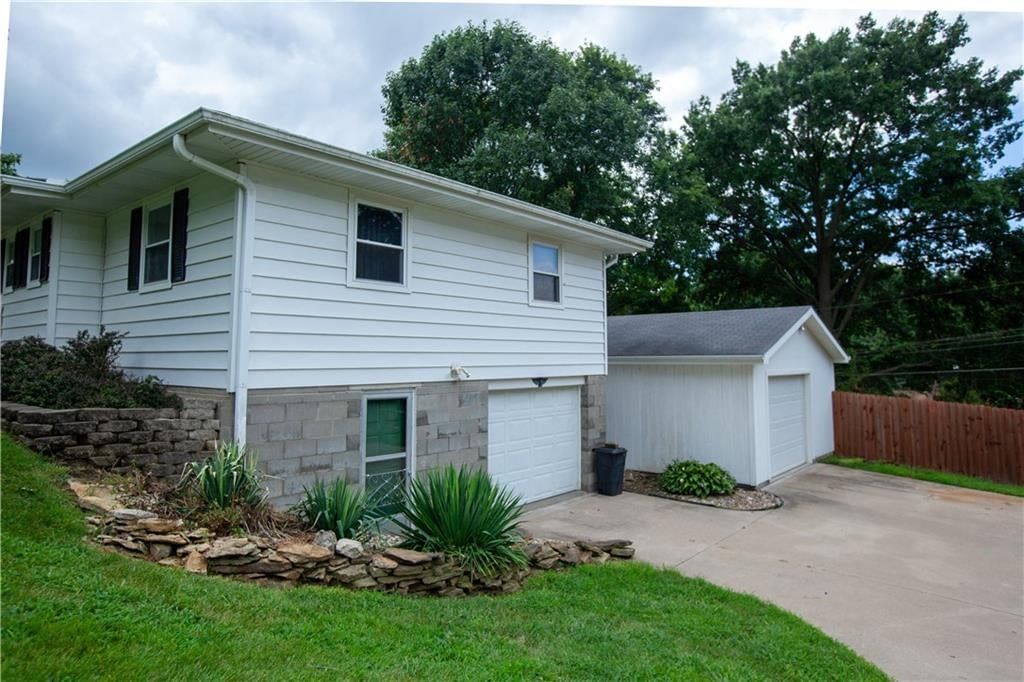 5902 Pleasant Avenue — photo 38
