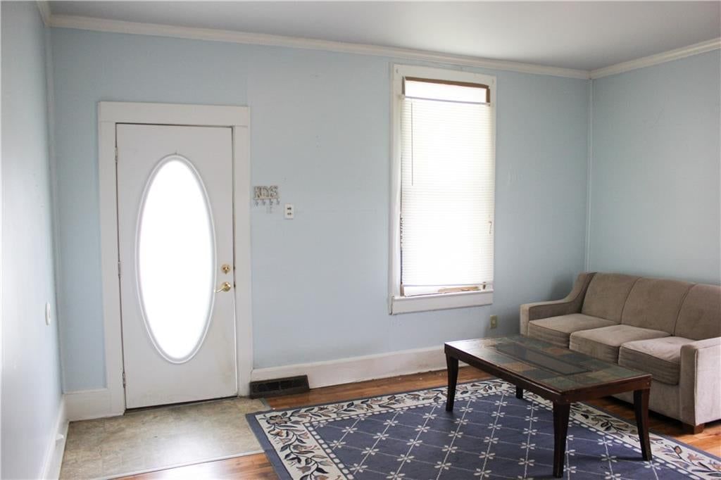 203 E Elm Street — photo 4