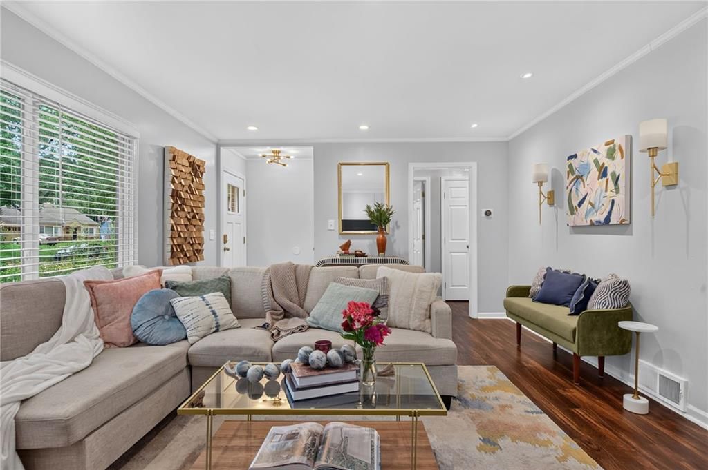 2507 W 77th Street — photo 6