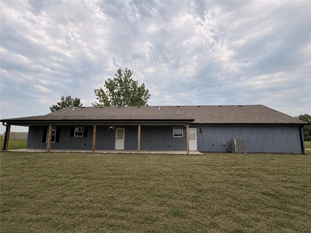 1152 Lafayette Drive — photo 11