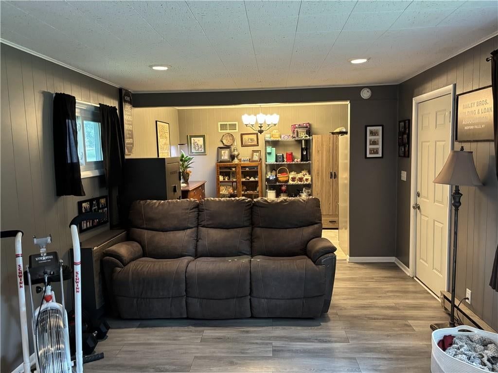 714 W Thompson Street — photo 15