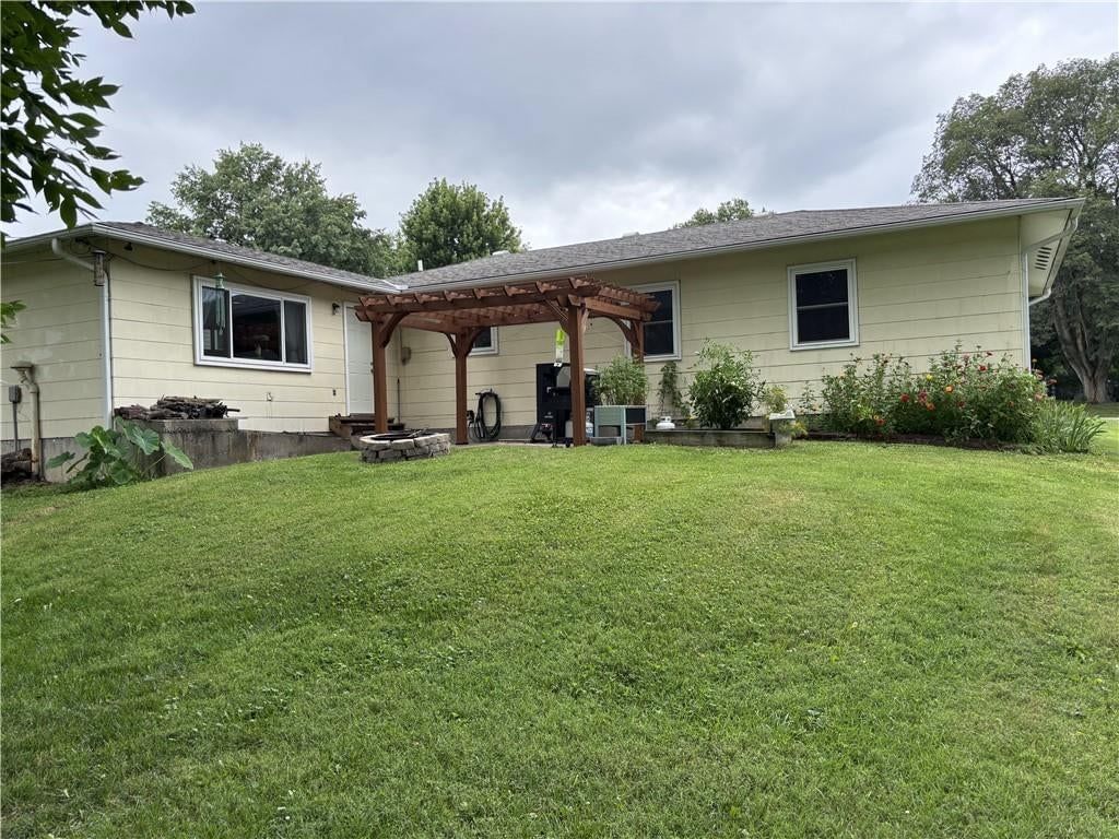 714 W Thompson Street — photo 16