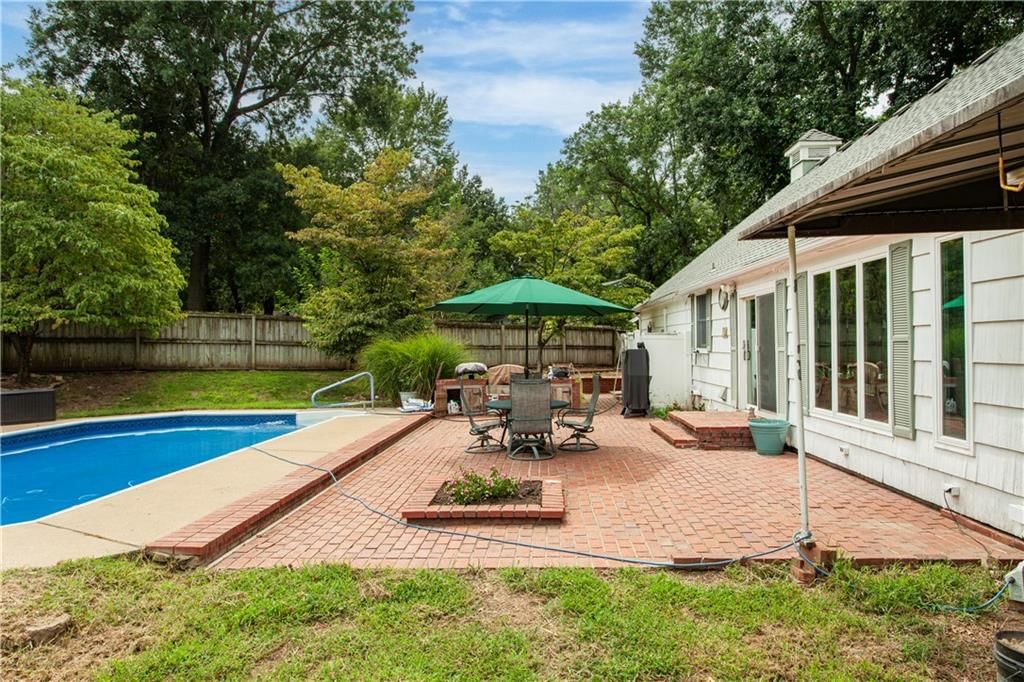 2801 S Overton Avenue — photo 9