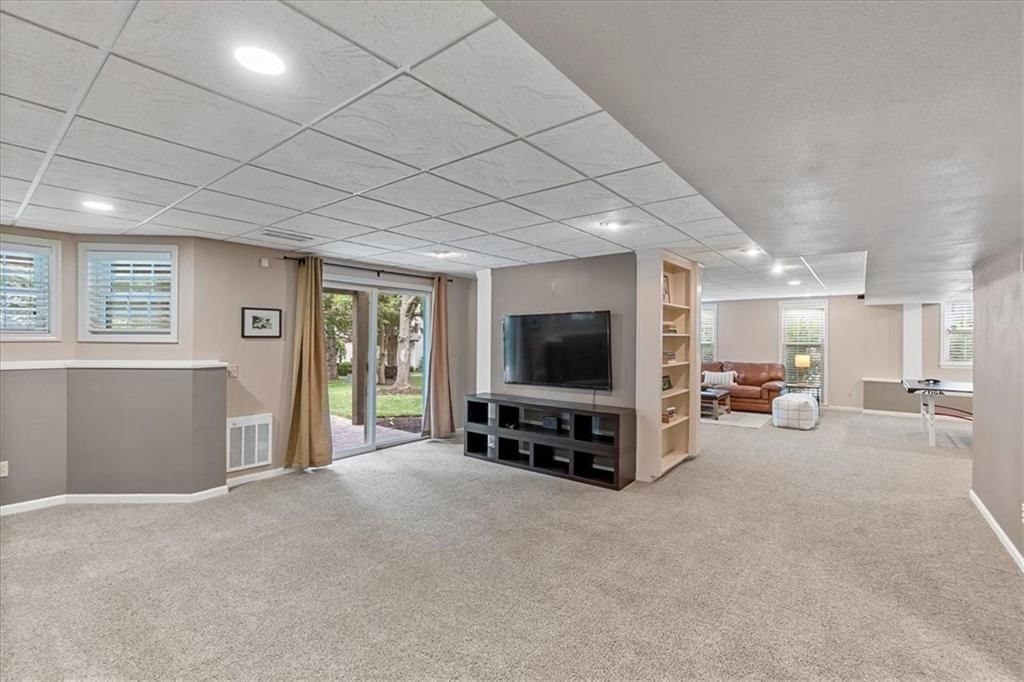 11404 Linden Street — photo 29