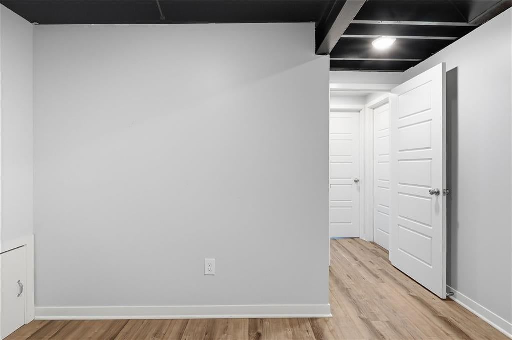 4912 N Smalley Avenue — photo 33