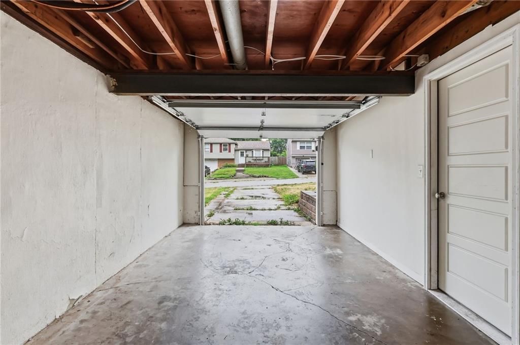 4912 N Smalley Avenue — photo 34