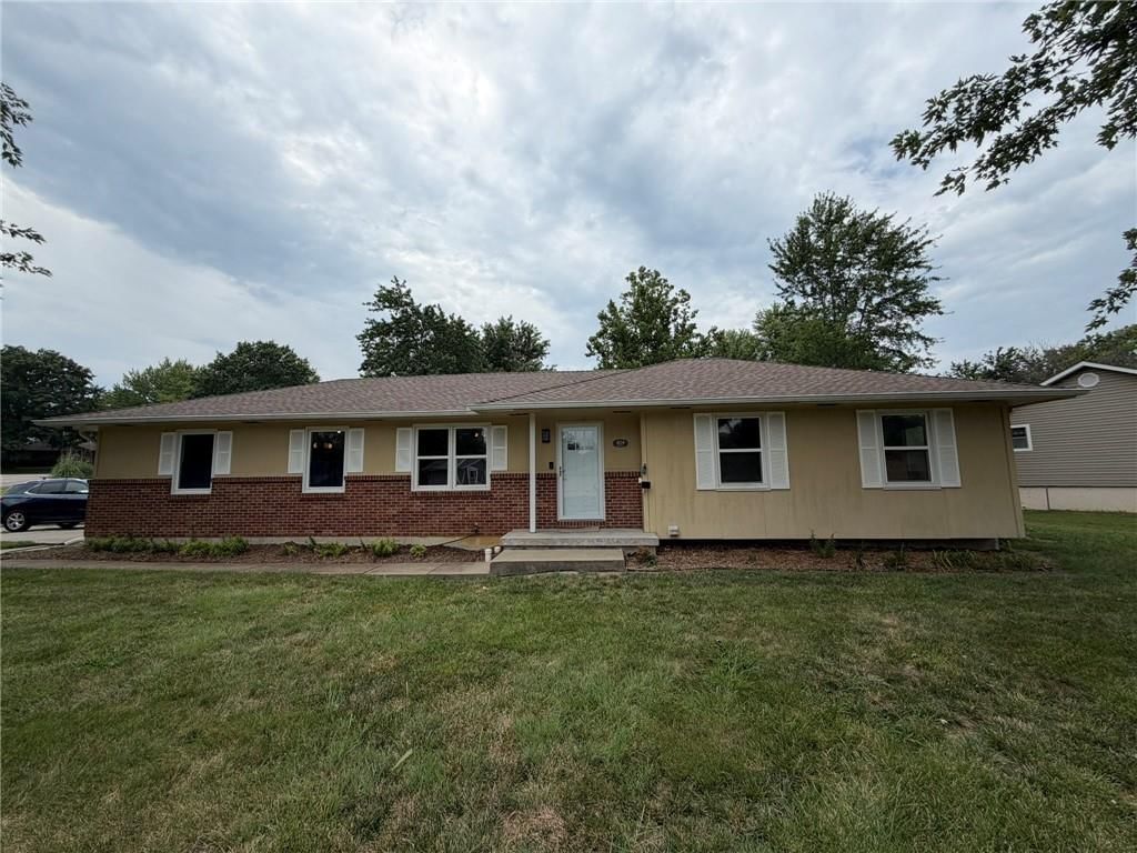 404 Creach Drive, Warrensburg, MO