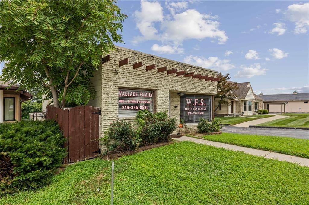 6111 Blue Ridge Boulevard — photo 2