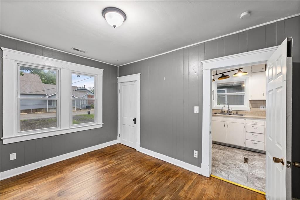 707 S Tremont Avenue — photo 16