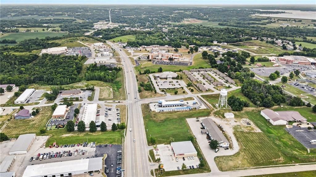 000 N 169 Highway — photo 8