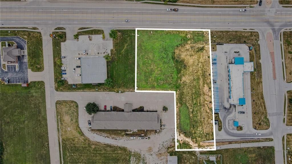 000 N 169 Highway — photo 20
