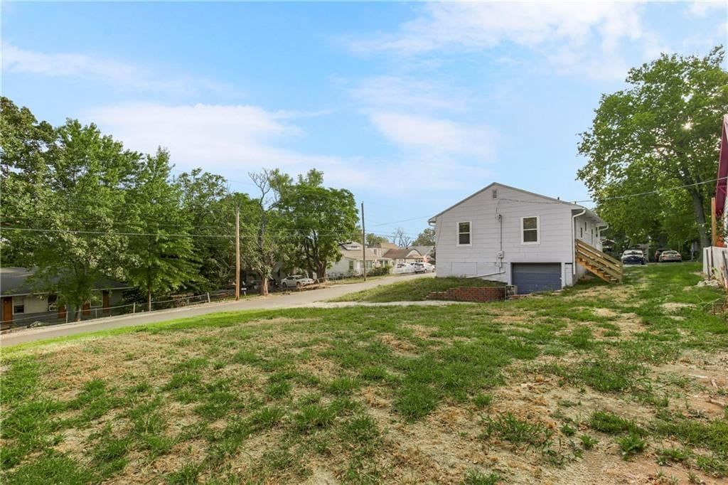 7900 CHESTNUT Avenue — photo 3