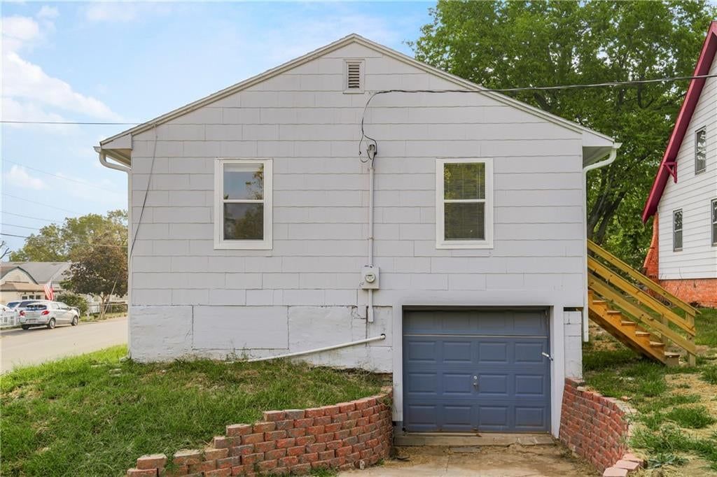 7900 CHESTNUT Avenue — photo 4