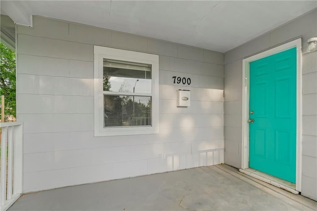 7900 CHESTNUT Avenue — photo 5