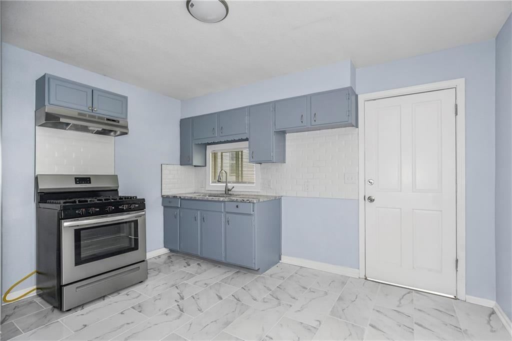 7900 CHESTNUT Avenue — photo 11
