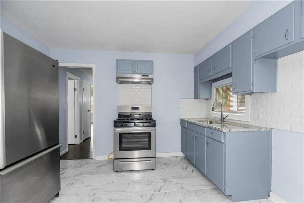 7900 CHESTNUT Avenue — photo 13
