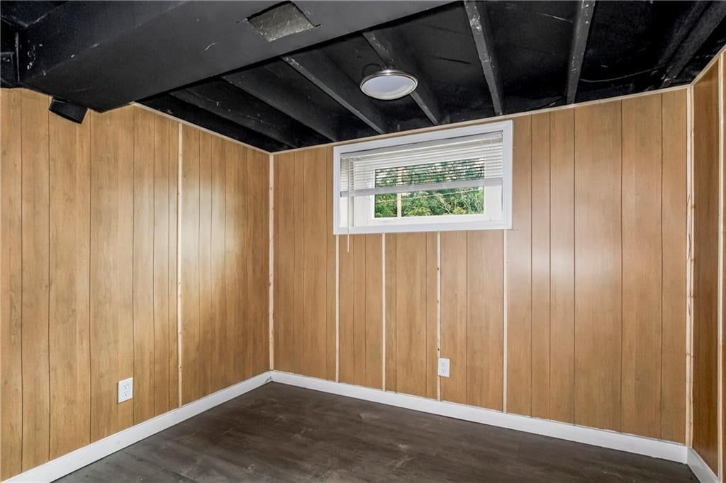 7900 CHESTNUT Avenue — photo 17