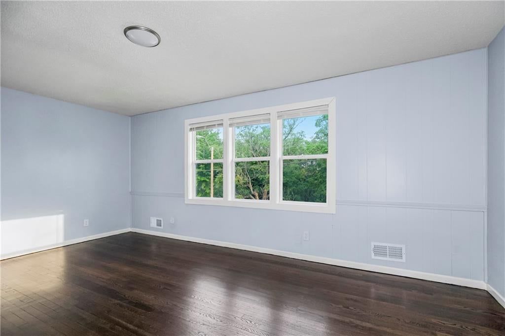 7900 CHESTNUT Avenue — photo 19