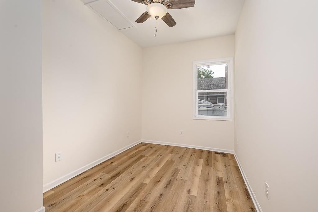 Photo 9 of 18 - 1122 Randolph Street, Leavenworth, KS 66048