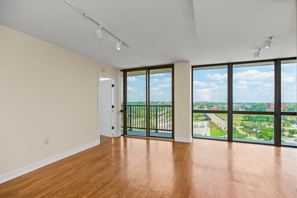 600 E Admiral Boulevard — photo 4