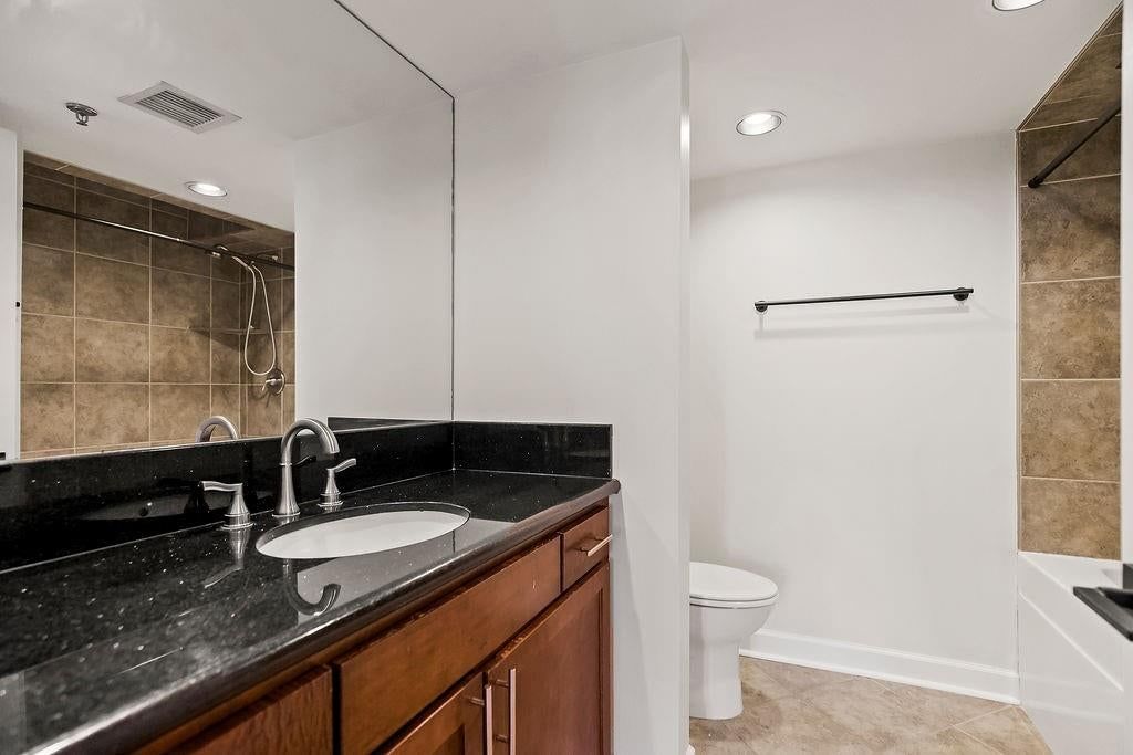 600 E Admiral Boulevard — photo 14