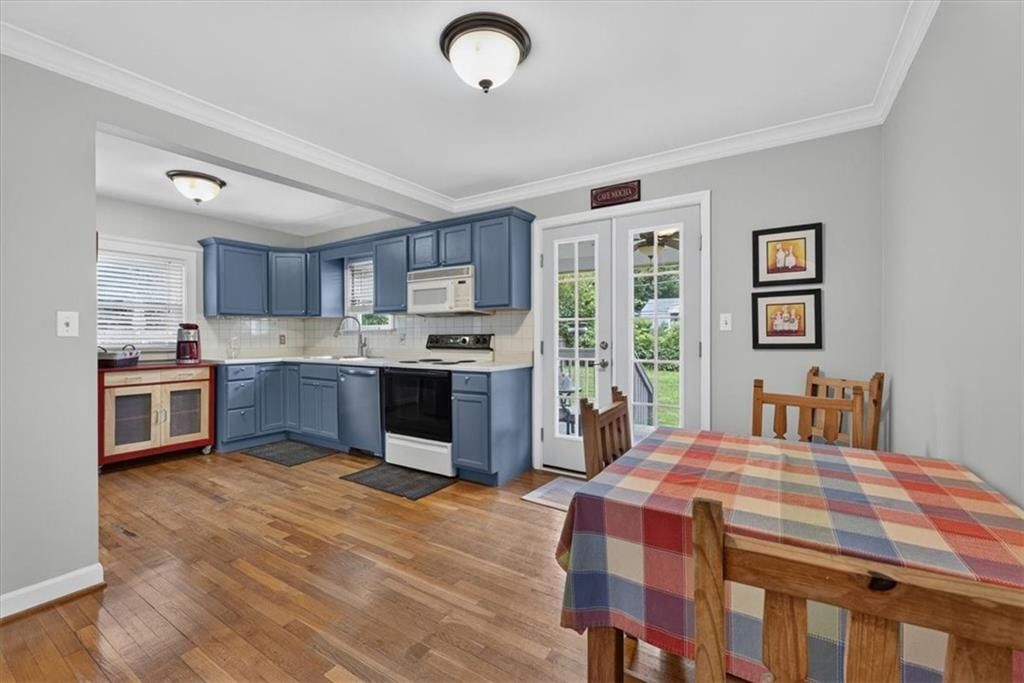 8407 Mercier Street — photo 6