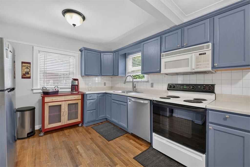 8407 Mercier Street — photo 8