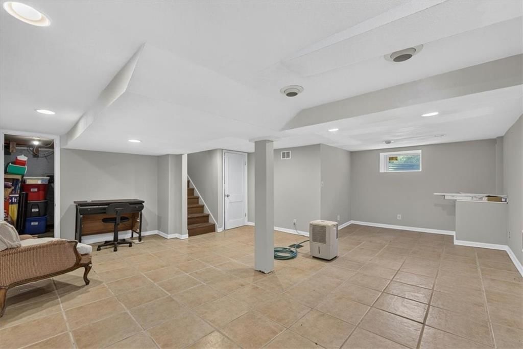 8407 Mercier Street — photo 17