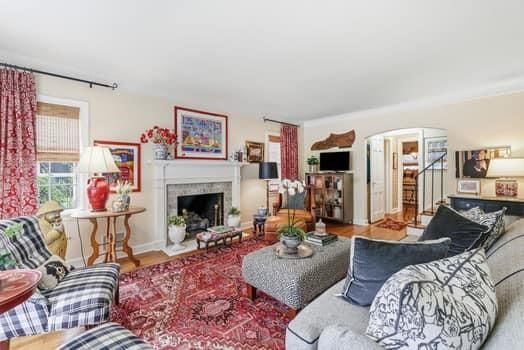 416 E 66th Terrace — photo 8