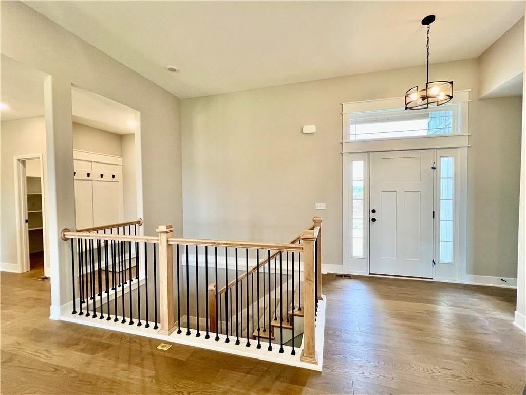 528 Skyview Lane — photo 5