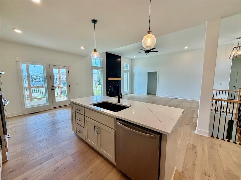 528 Skyview Lane — photo 10