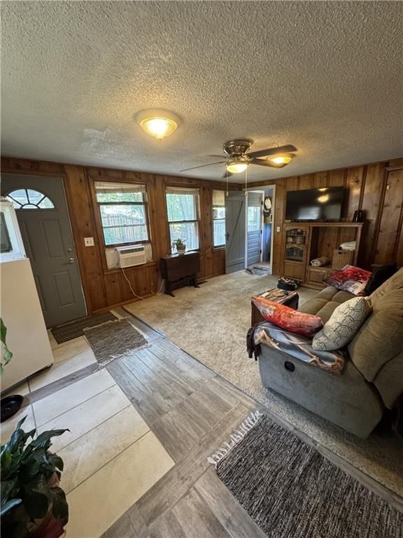 225 W Moore Street — photo 4
