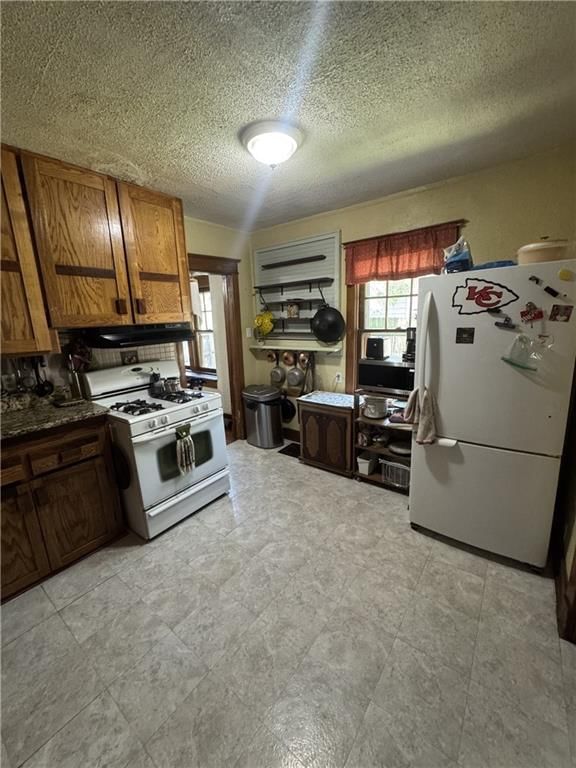 225 W Moore Street — photo 13