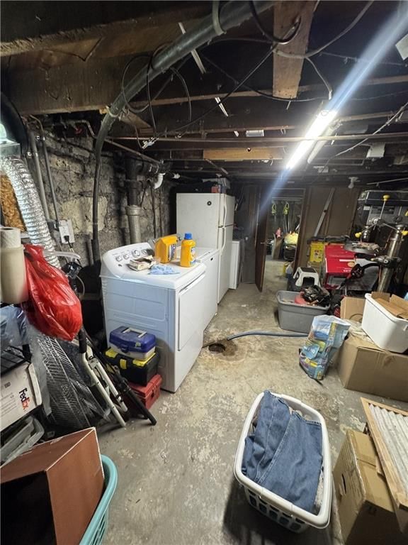 225 W Moore Street — photo 20