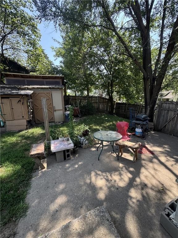 225 W Moore Street — photo 22