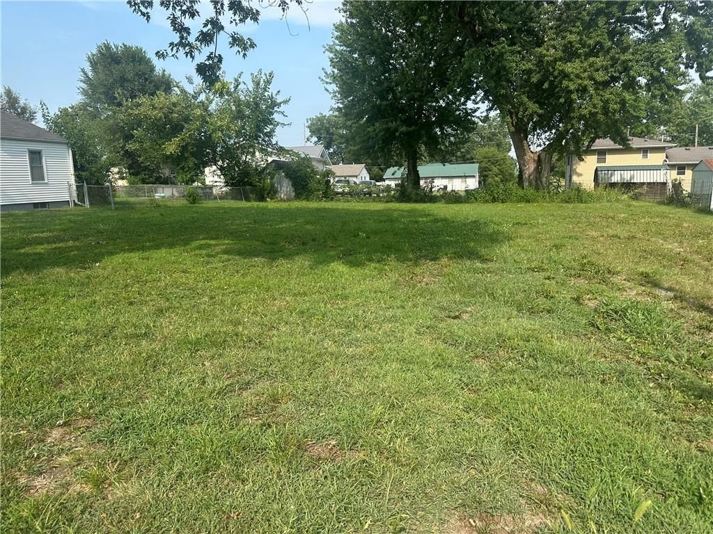 903 Woodward Street — photo 4