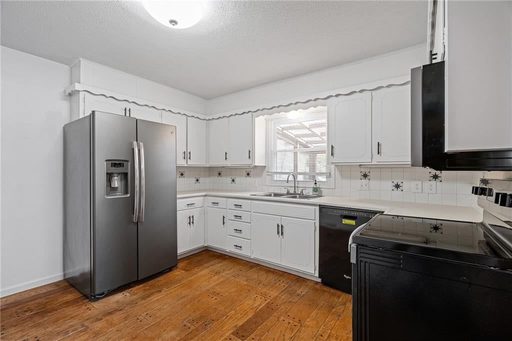 Photo 7 of 30 - 5819 Perry Lane, Merriam, KS 66203