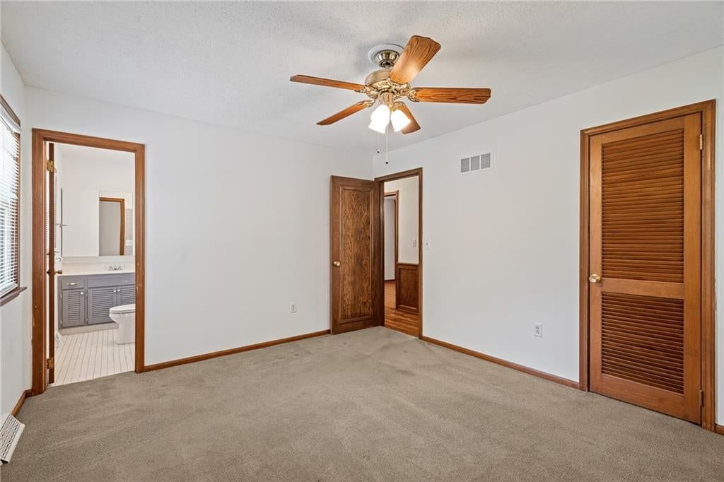 Photo 17 of 30 - 5819 Perry Lane, Merriam, KS 66203