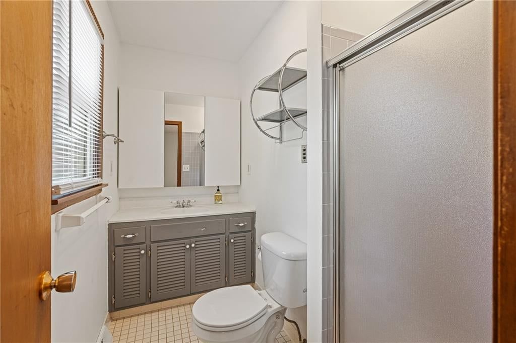 Photo 18 of 30 - 5819 Perry Lane, Merriam, KS 66203