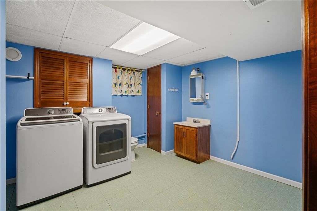 Photo 22 of 30 - 5819 Perry Lane, Merriam, KS 66203