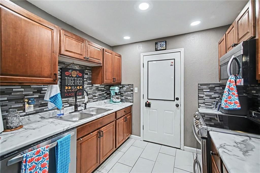 3626 N LISTER Avenue — photo 9
