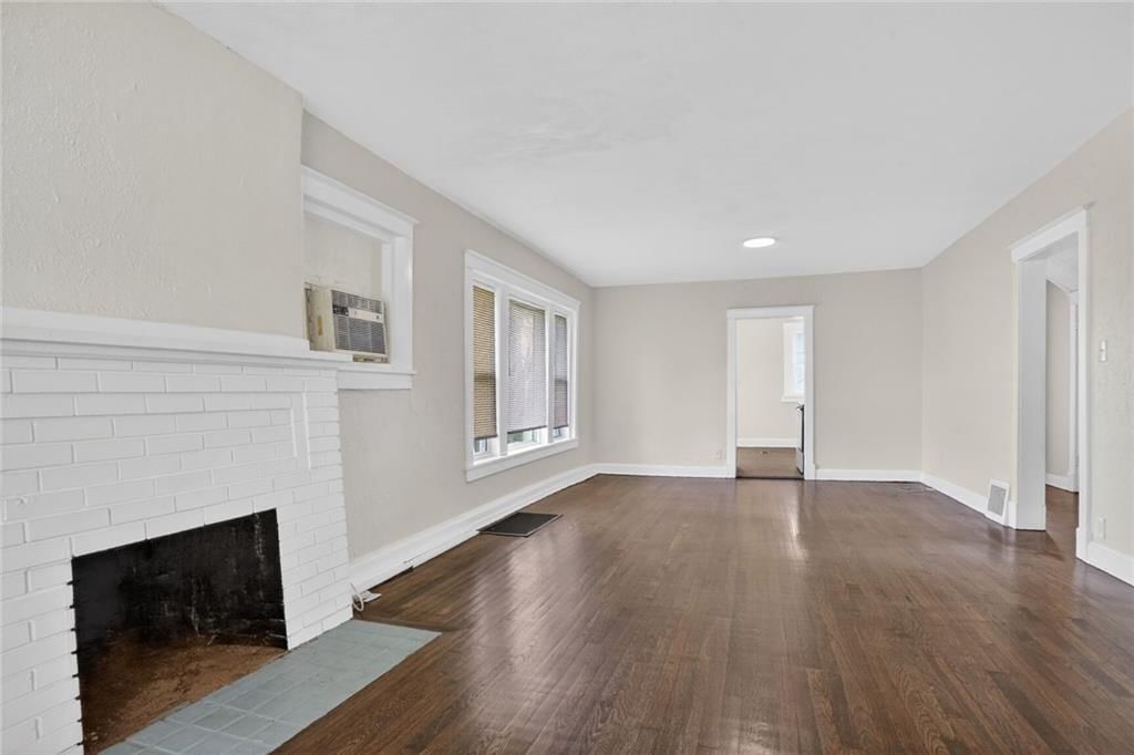 4121 E 56th Street — photo 2