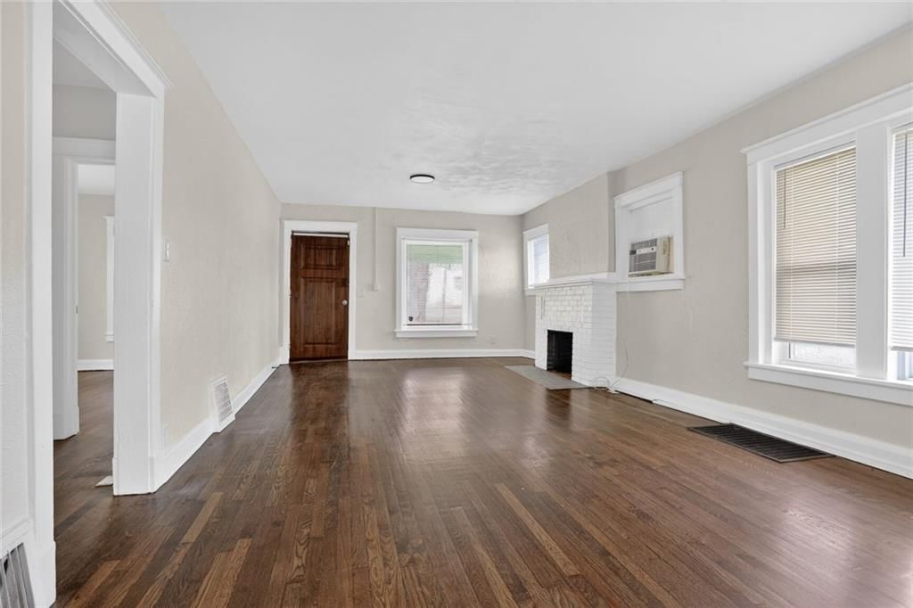 4121 E 56th Street — photo 3